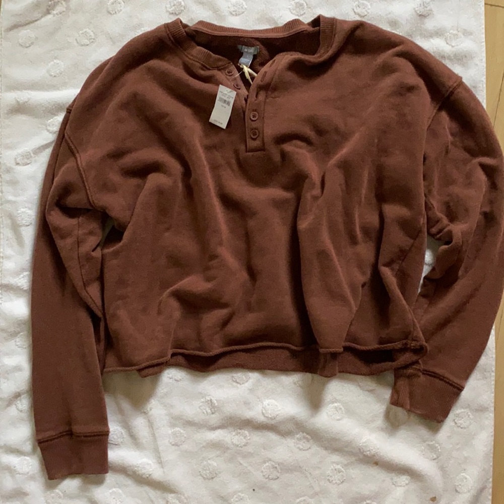 Aerie Medium Burgandy cropped Henley top